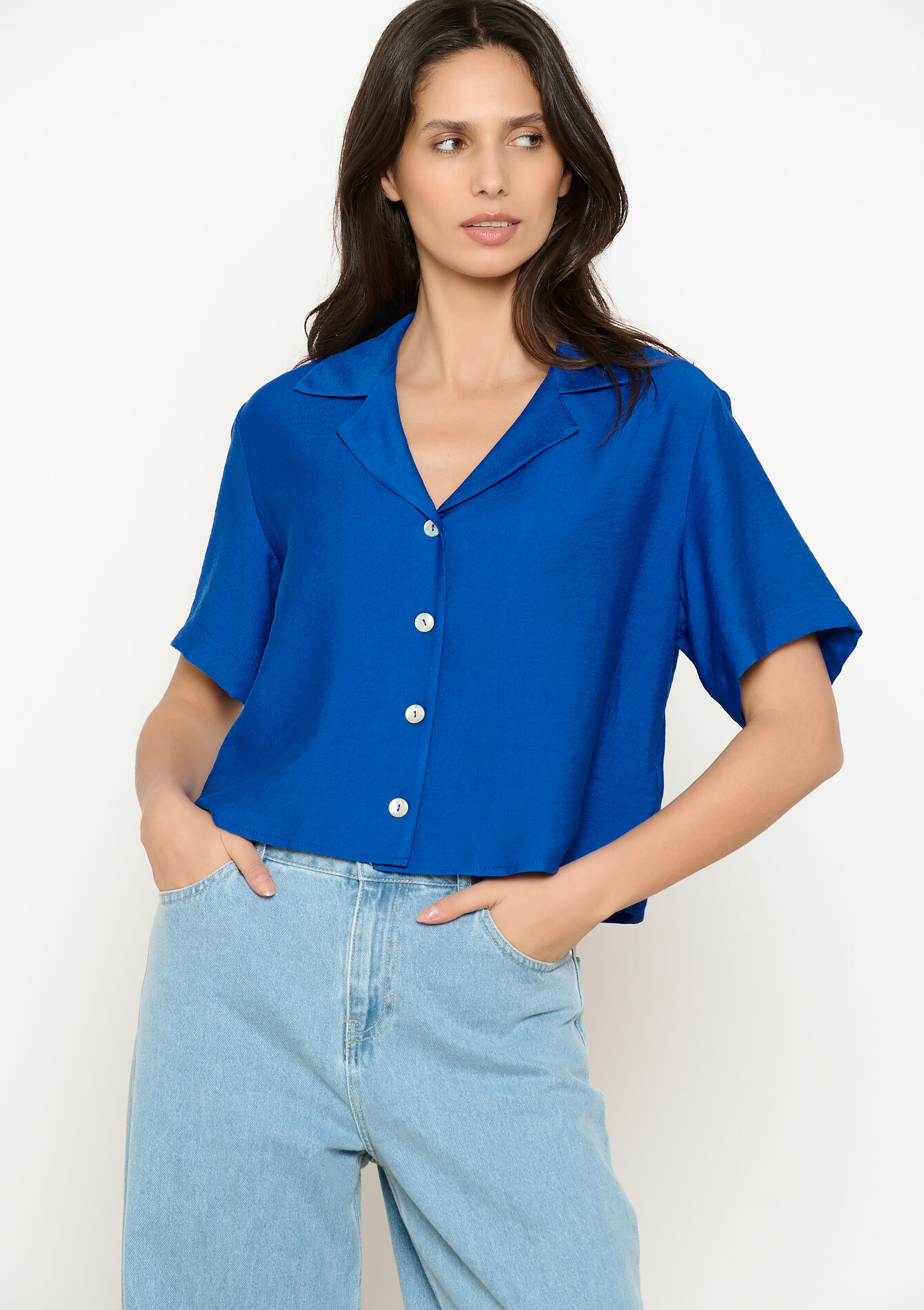 Korte blouse met knopen, Korte blouse met knopen - ELECTRIC BLUE - 05702800_1619