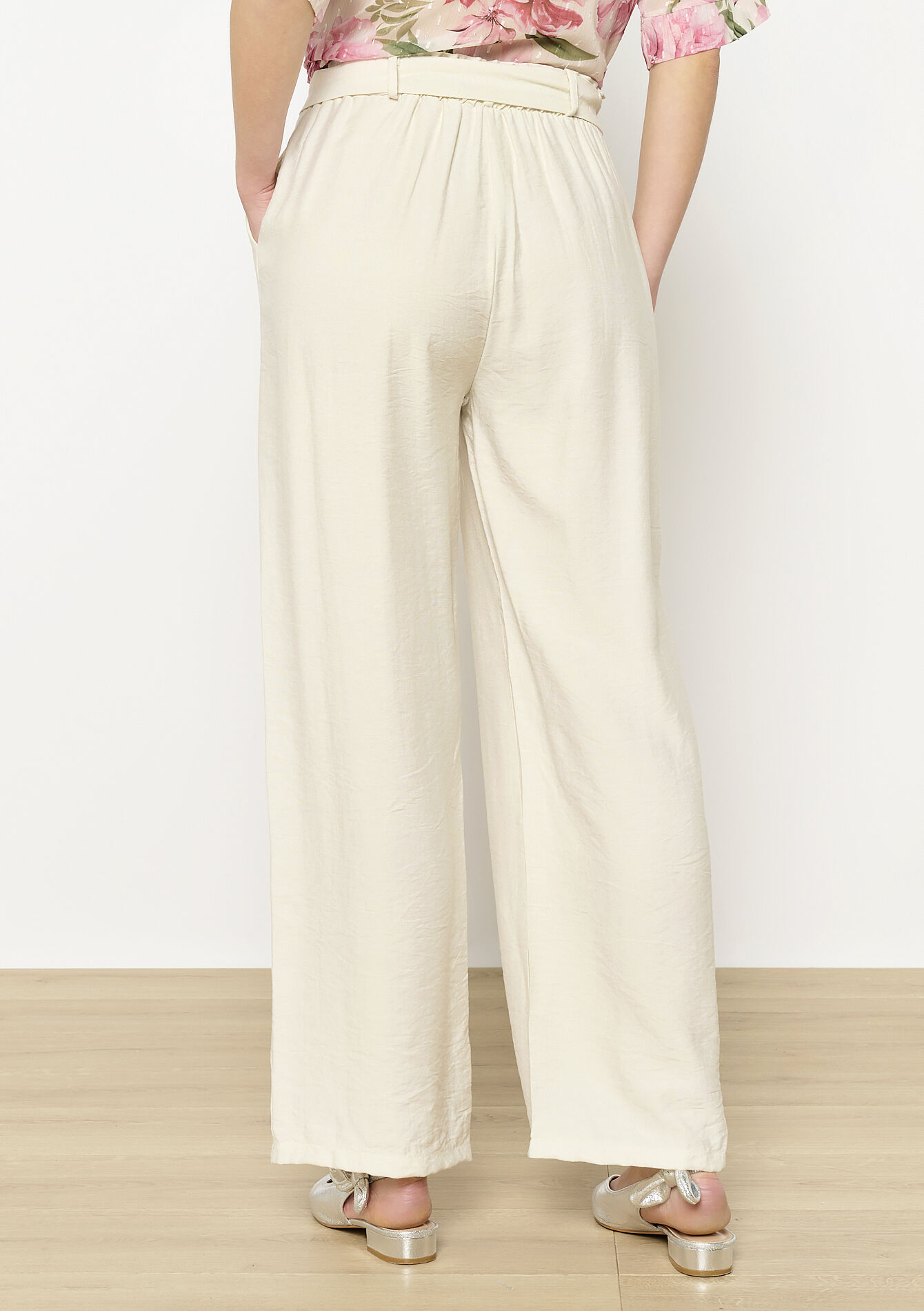 Vloeiende broek met ceintuur - VANILLA WHITE - 06600976_1013