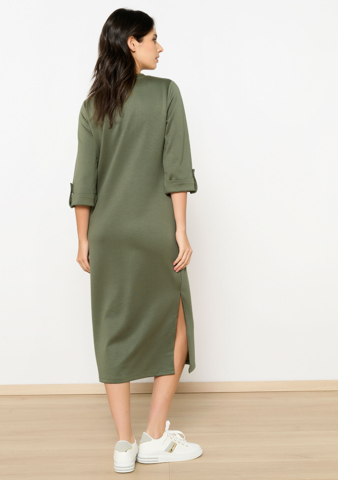 Rechte sweaterjurk met driekwartsmouwen, Rechte sweaterjurk met driekwartsmouwen - KHAKI MED - 08104018_4327