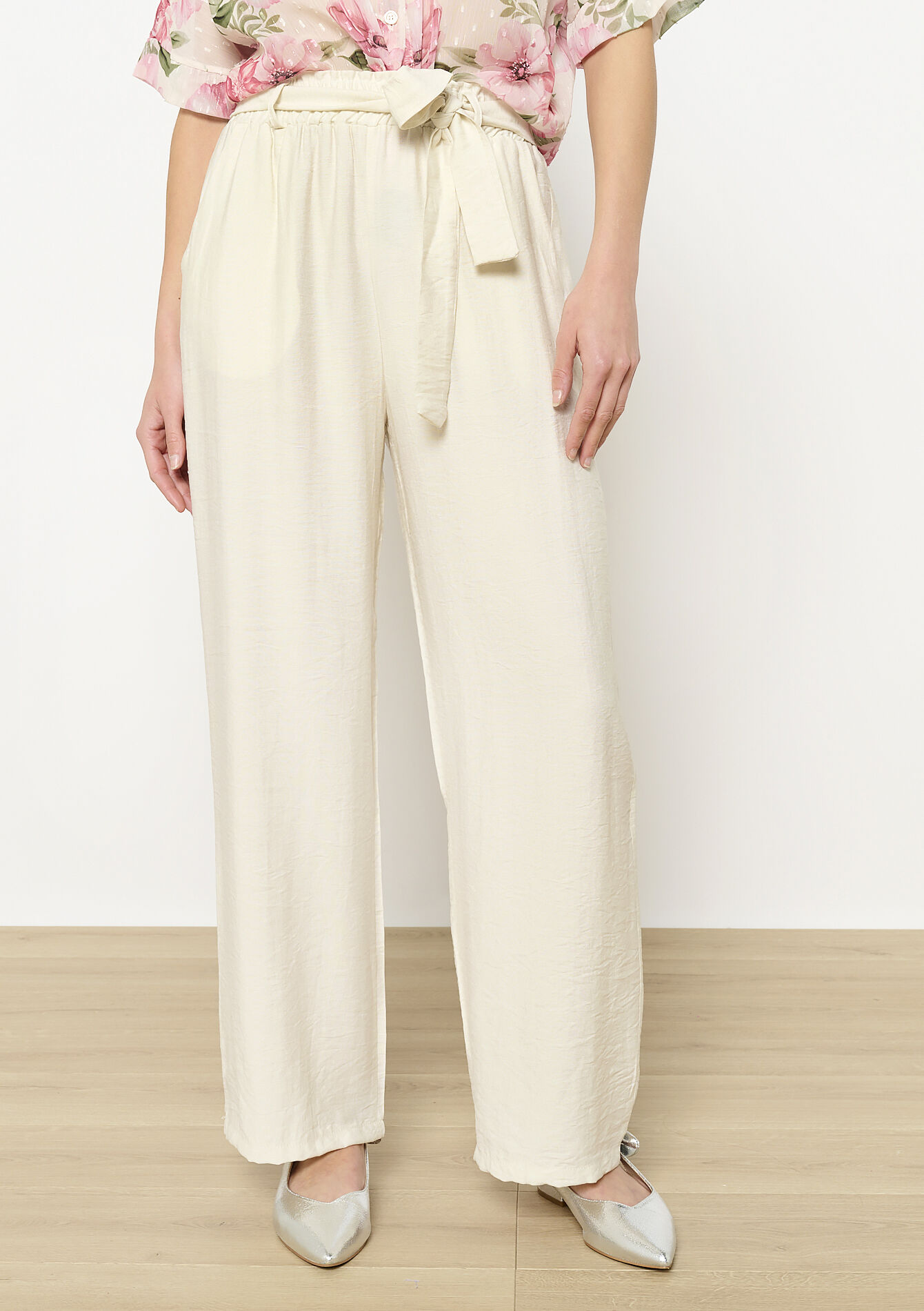 Vloeiende broek met ceintuur - VANILLA WHITE - 06600976_1013