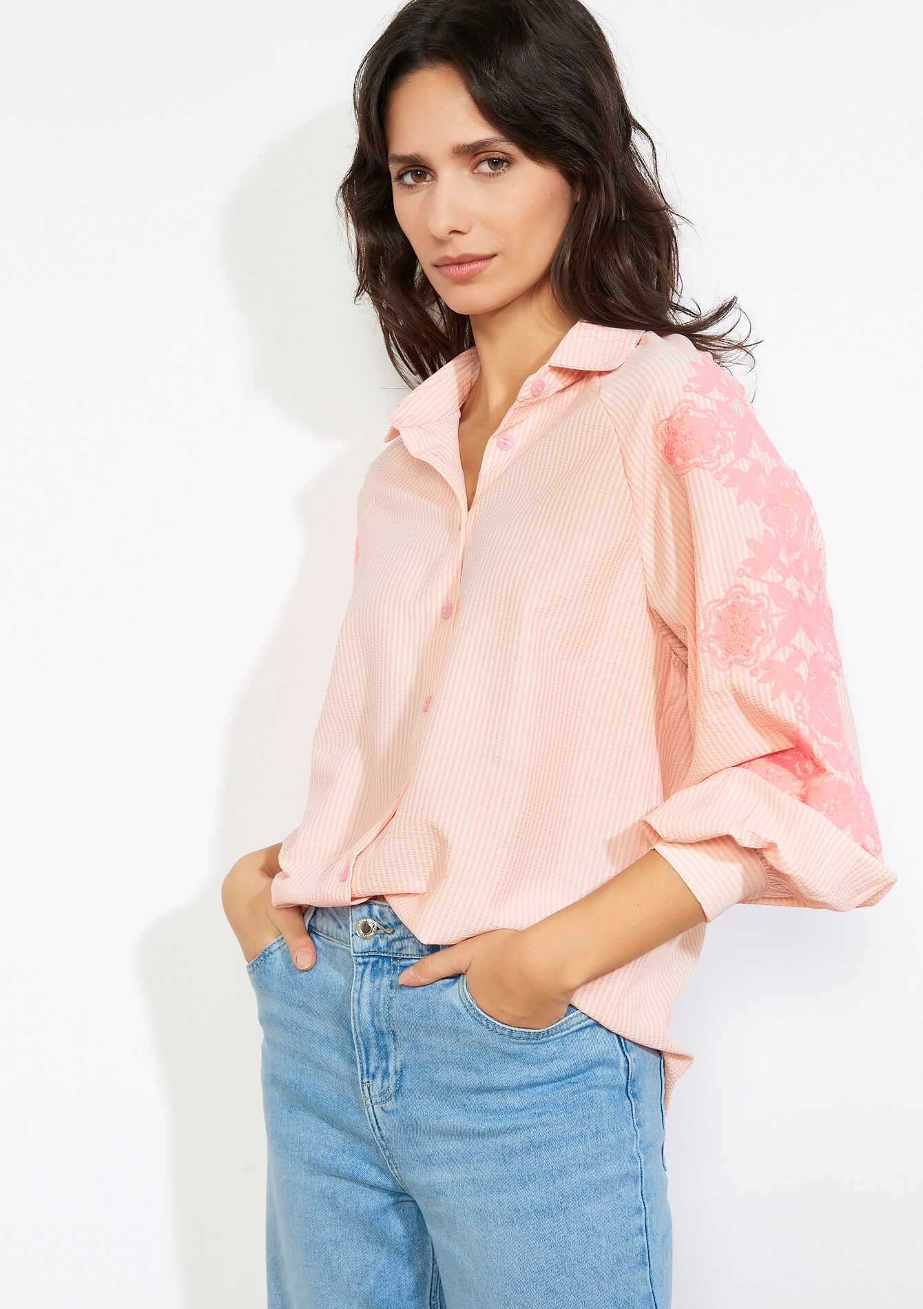 Losvallende blouse met borduursels, Losvallende blouse met borduursels - PASTEL PEACH - 05703032_1974