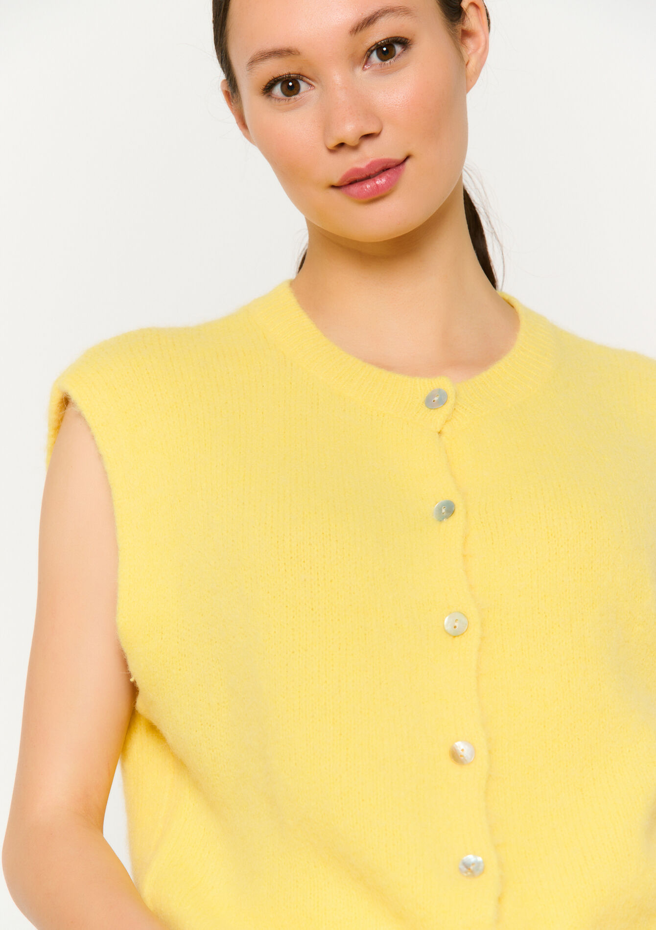 Mouwloze cardigan in alpacawol, Mouwloze cardigan in alpacawol - LIGHT YELLOW - 04101283_5002