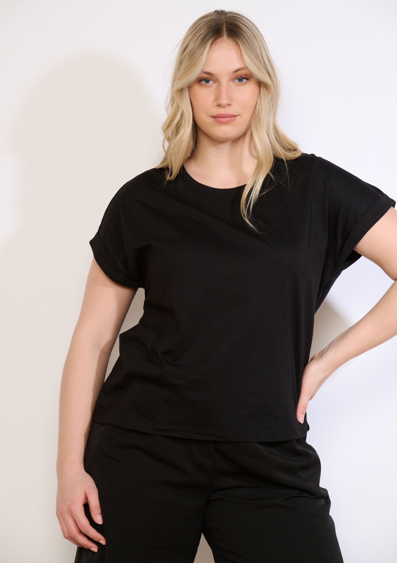 Losvallende T-shirt, Losvallende T-shirt - BLACK - 02301926_1119