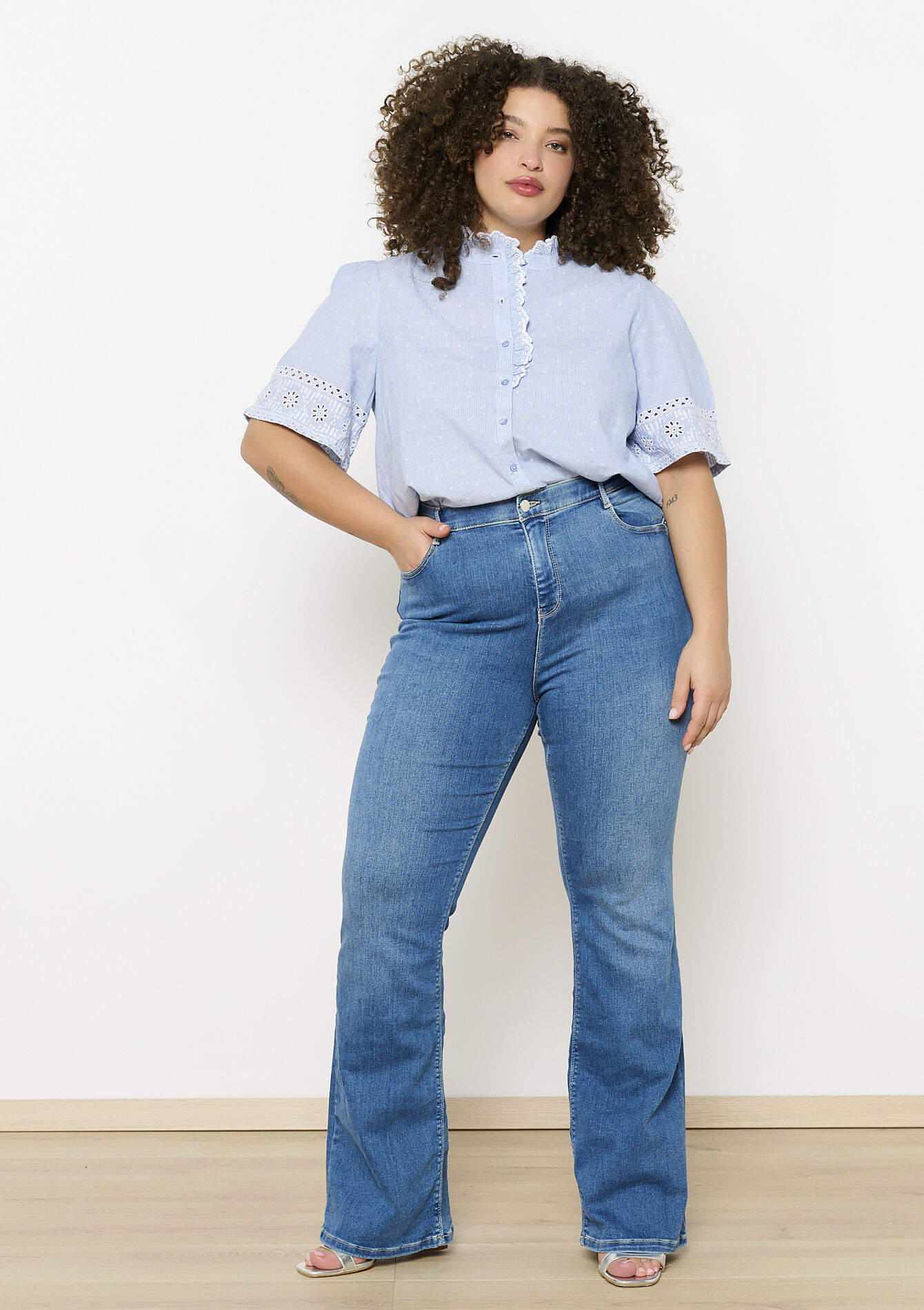 Geborduurde katoenen blouse, Geborduurde katoenen blouse - BLUE PASTEL - 05702662_3003