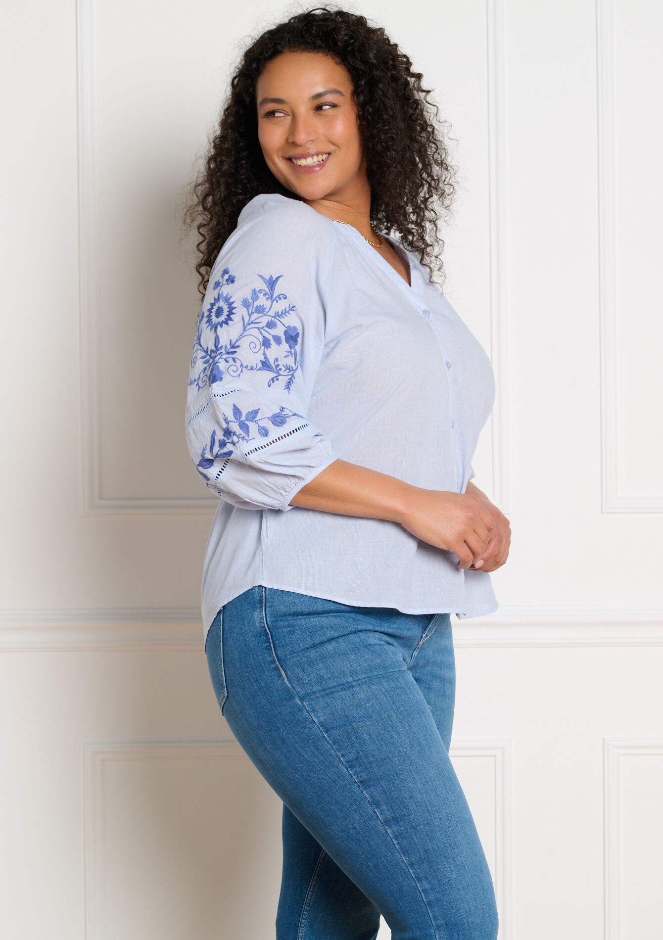 Romantisch geborduurd hemd - BLUE PASTEL - 05702949_3003