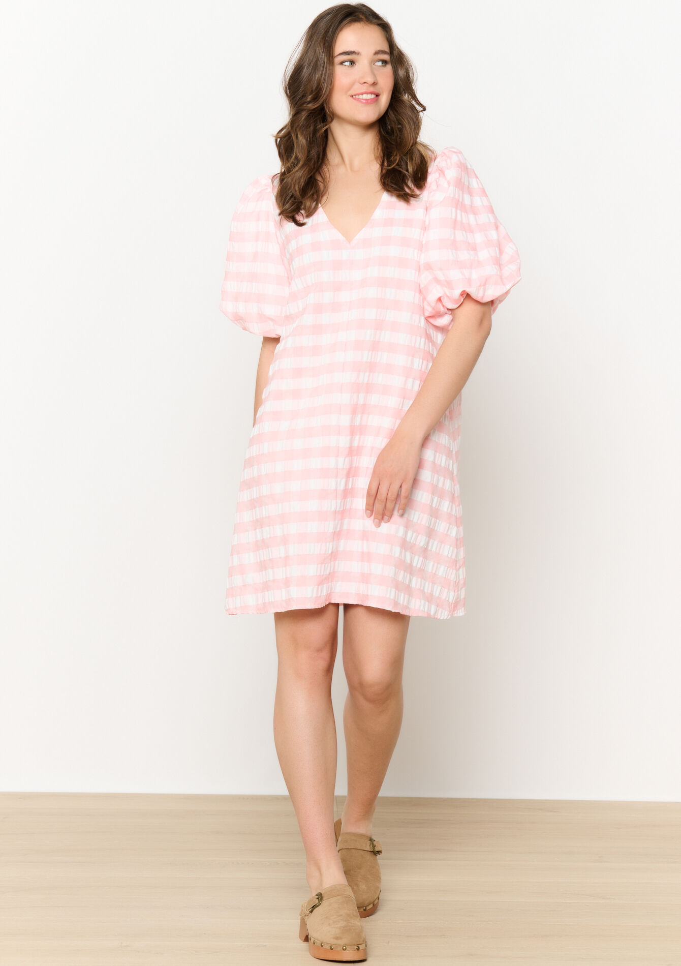 Korte wikkeljurk in vichyruit, Korte wikkeljurk in vichyruit - CORAL PINK - 08104120_1968