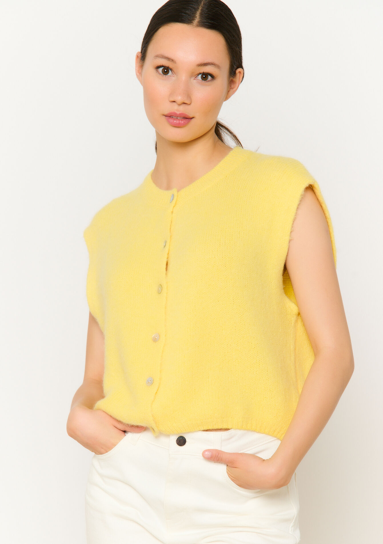 Mouwloze cardigan in alpacawol, Mouwloze cardigan in alpacawol - LIGHT YELLOW - 04101283_5002