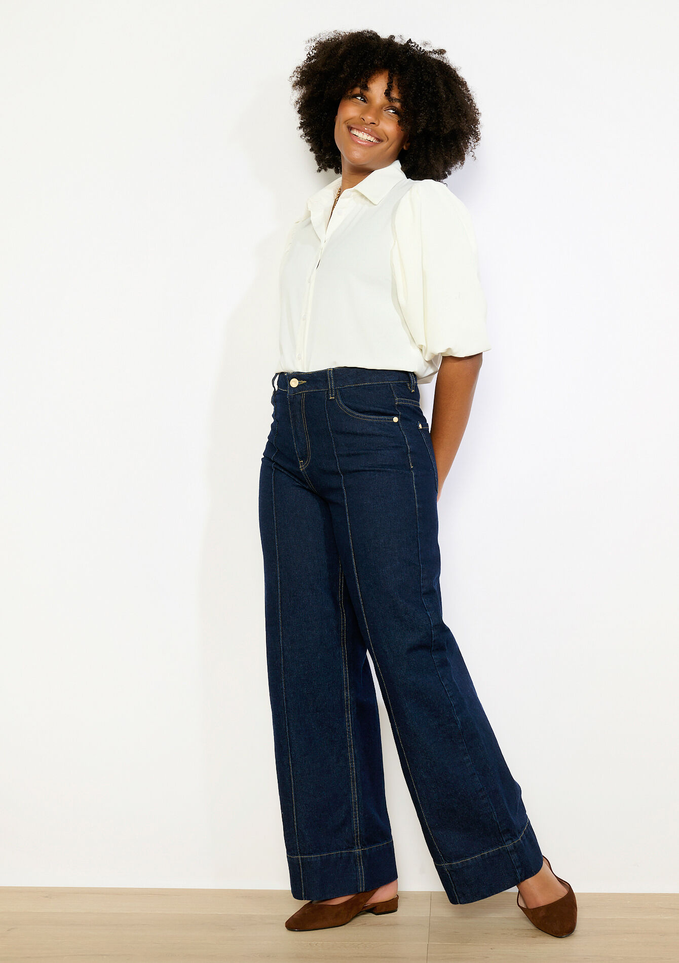 Wijde jeans met sierstiksels, Wijde jeans met sierstiksels - DARK BLUE - 22000657_0501