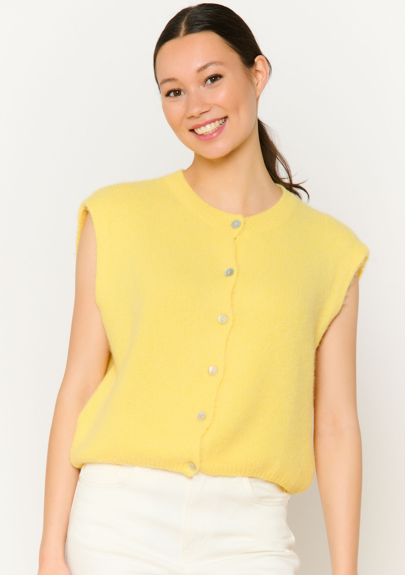 Mouwloze cardigan in alpacawol, Mouwloze cardigan in alpacawol - LIGHT YELLOW - 04101283_5002