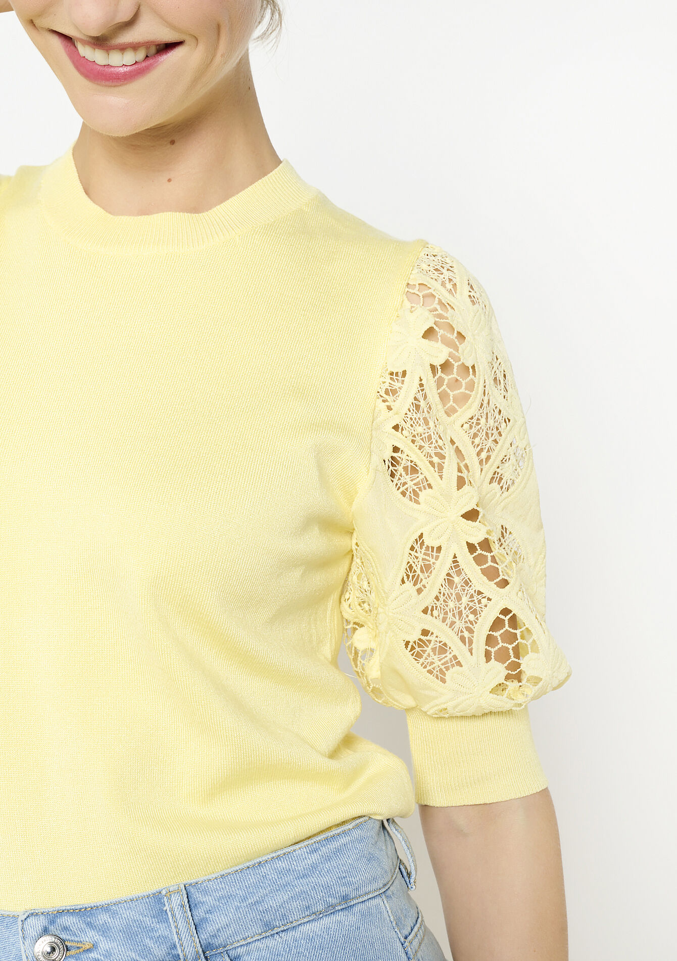 Trui met kanten mouwen, Trui met kanten mouwen - YELLOW PASTEL - 04006832_5004