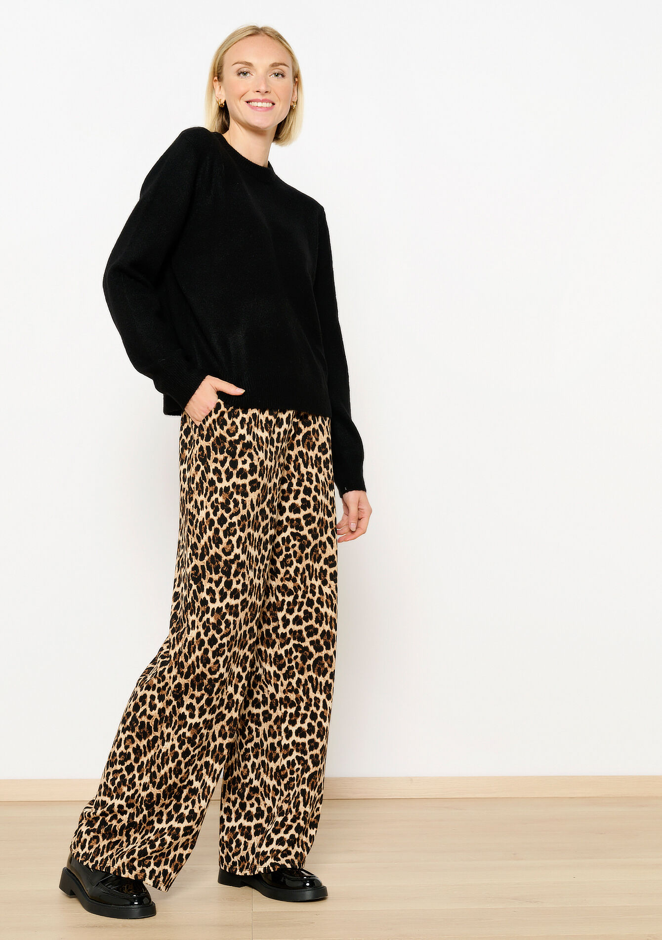 Basic pullover with round neck, Basic pullover with round neck - BLACK - 04006522_1119