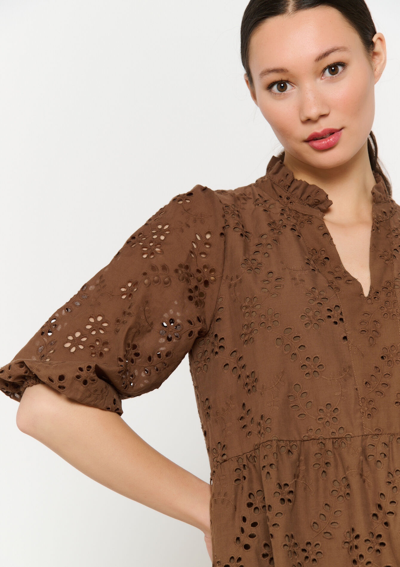 Geborduurde korte jurk, Geborduurde korte jurk - BROWN DARK CHOCOLATE - 08104069_3720