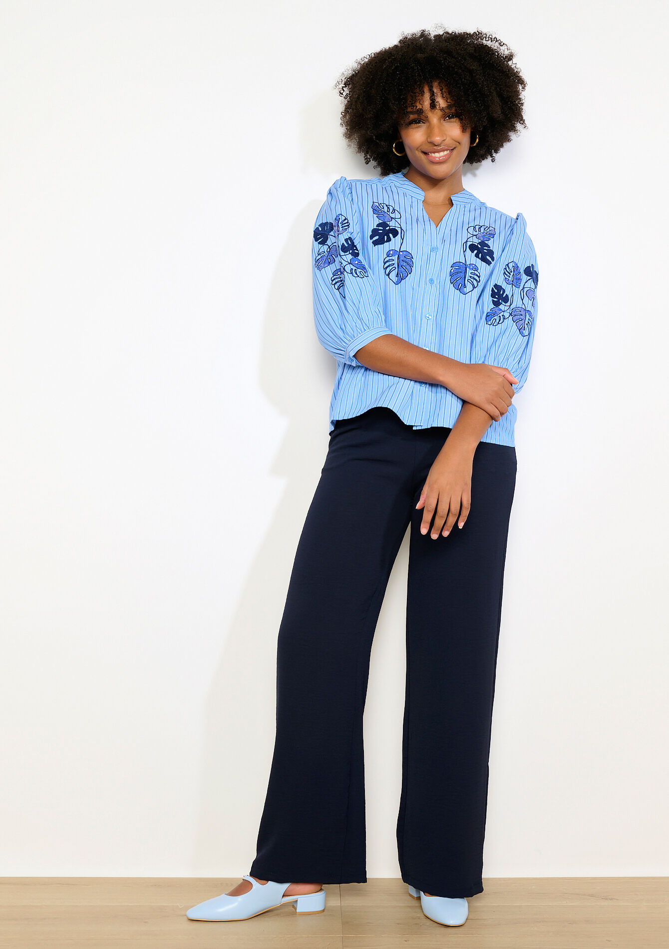 Gestreepte blouse met borduursel - BLUE PASTEL - 05703038_3003