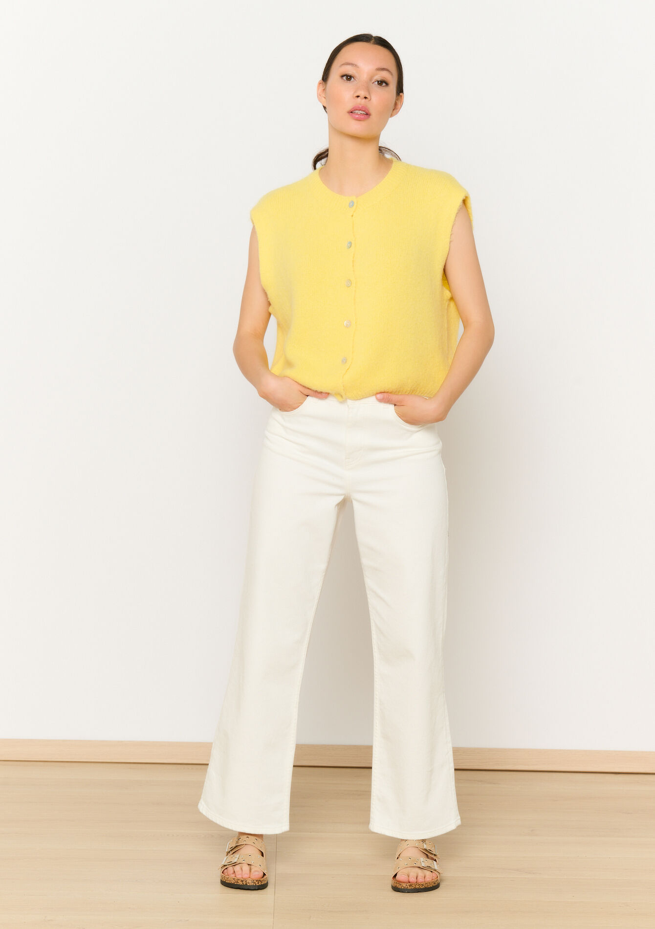 Mouwloze cardigan in alpacawol, Mouwloze cardigan in alpacawol - LIGHT YELLOW - 04101283_5002