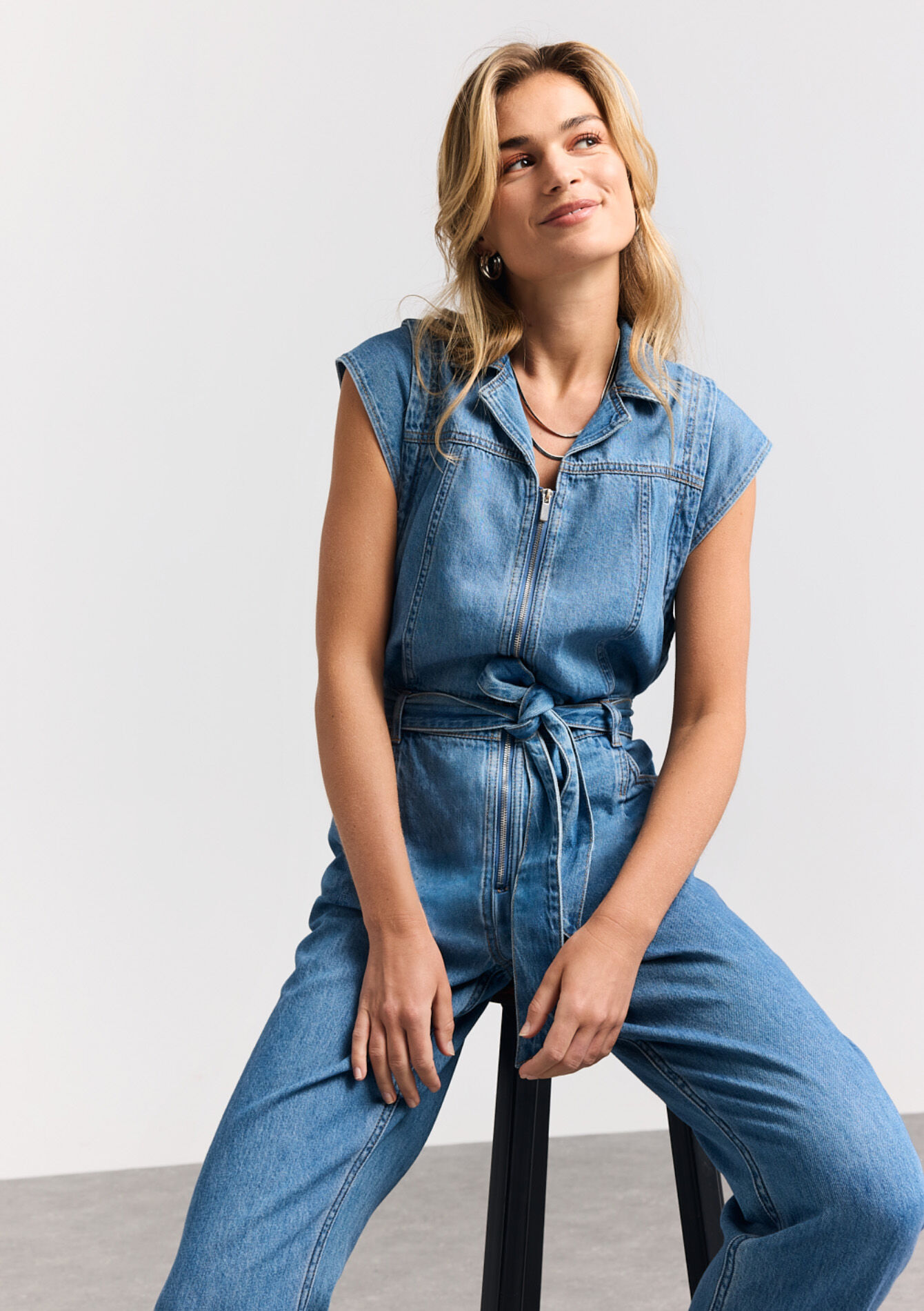 Mouwloze denim jumpsuit, Mouwloze denim jumpsuit - MEDIUM BLUE - 22000572_0500