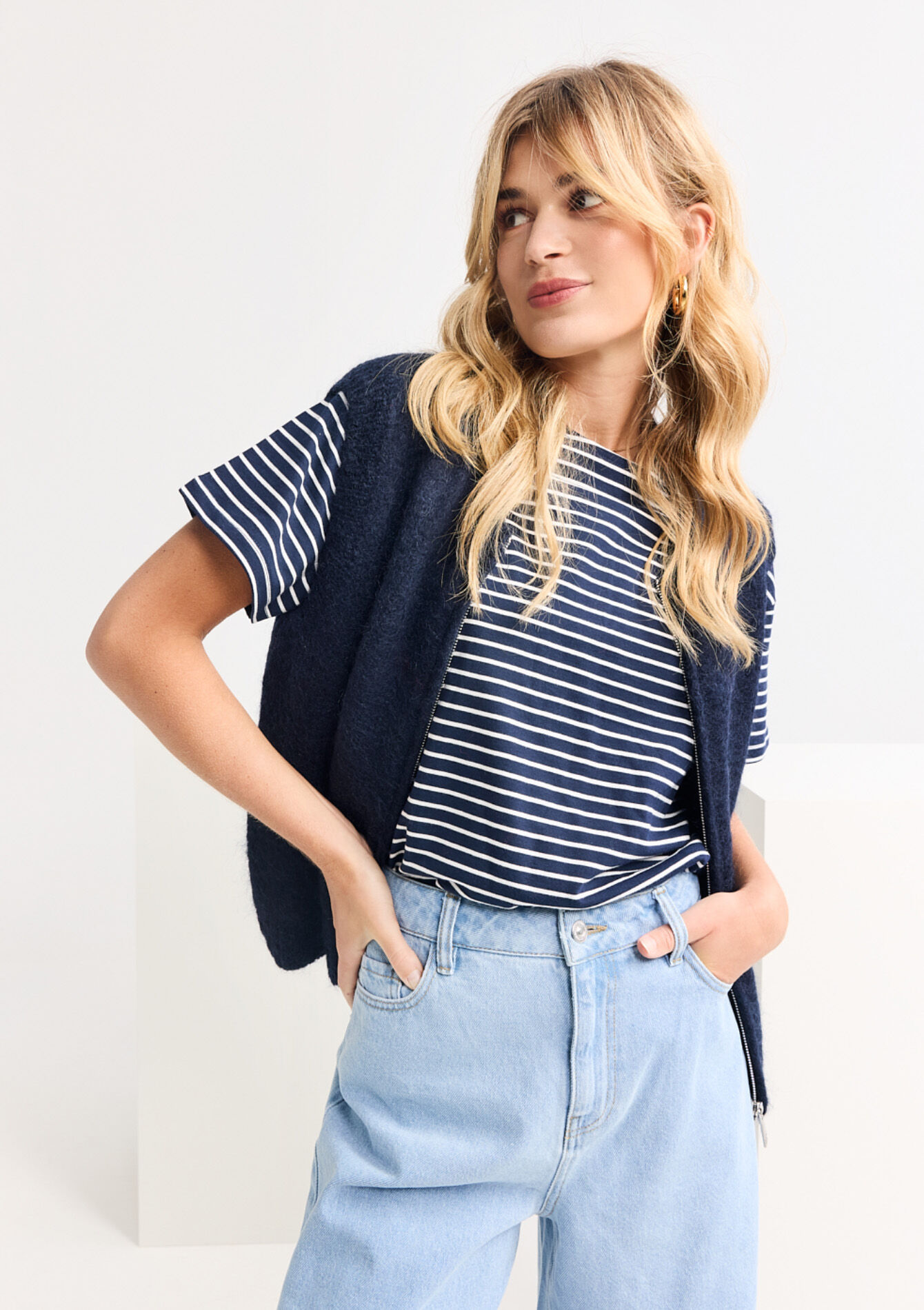 Gestreepte T-shirt met korte mouwen, Gestreepte T-shirt met korte mouwen - NAVY BASIC - 02301632_2723