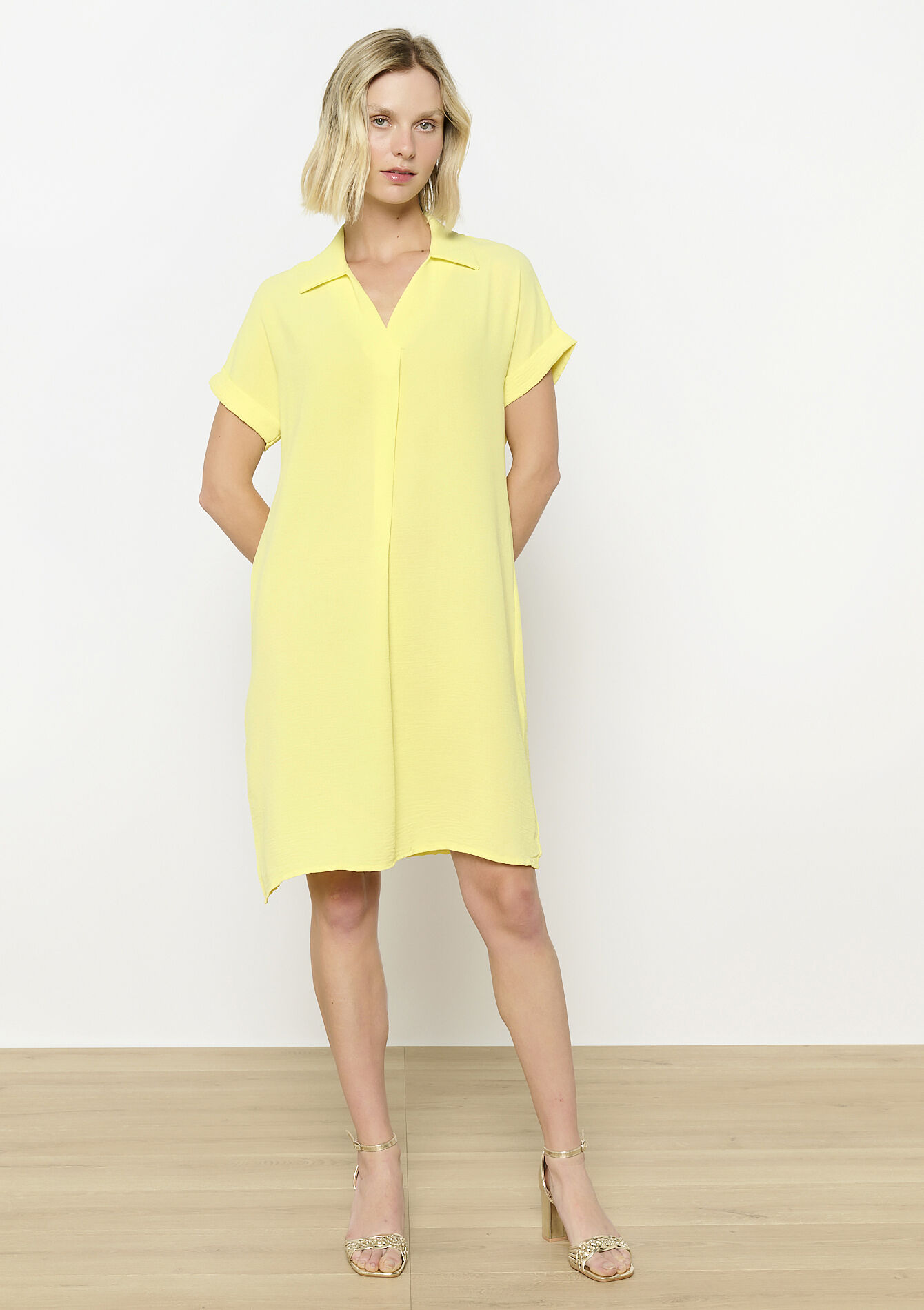 Rechte jurk met polokraag, Rechte jurk met polokraag - YELLOW PASTEL - 08104127_5004