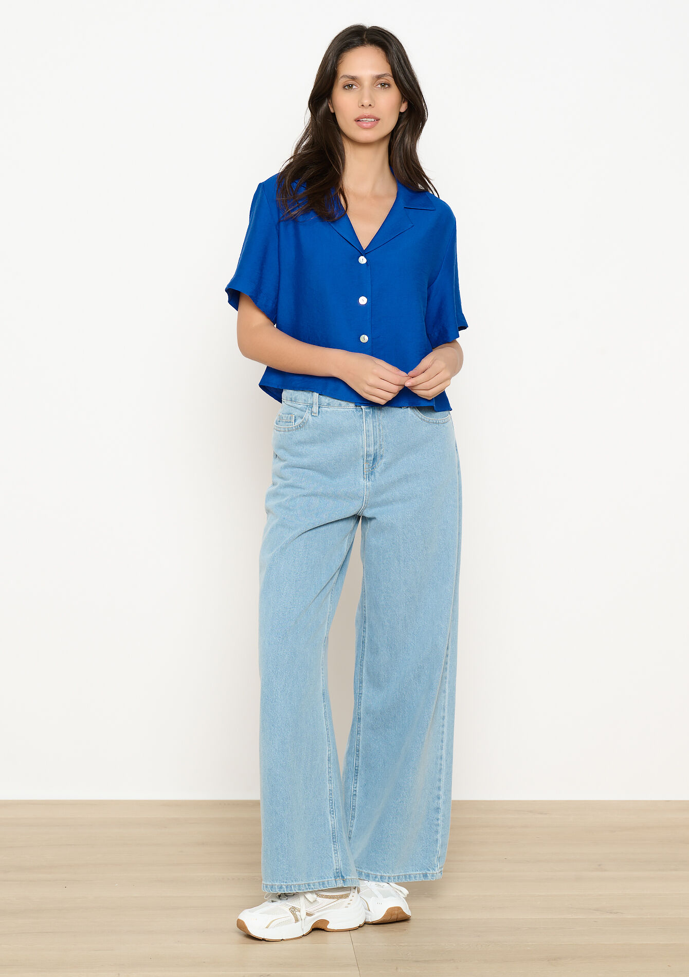 Korte blouse met knopen, Korte blouse met knopen - ELECTRIC BLUE - 05702800_1619