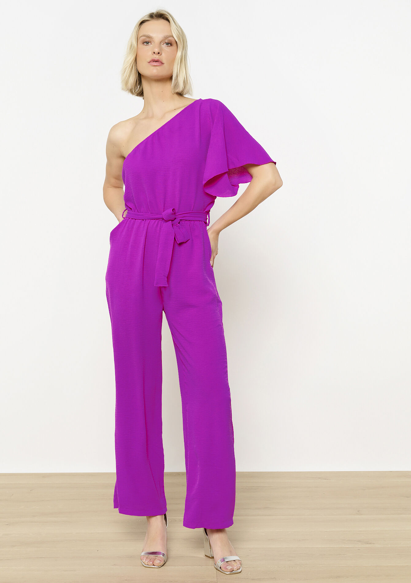 Asymmetrische jumpsuit met volantmouw, Asymmetrische jumpsuit met volantmouw - VIOLINE - 06004621_2576