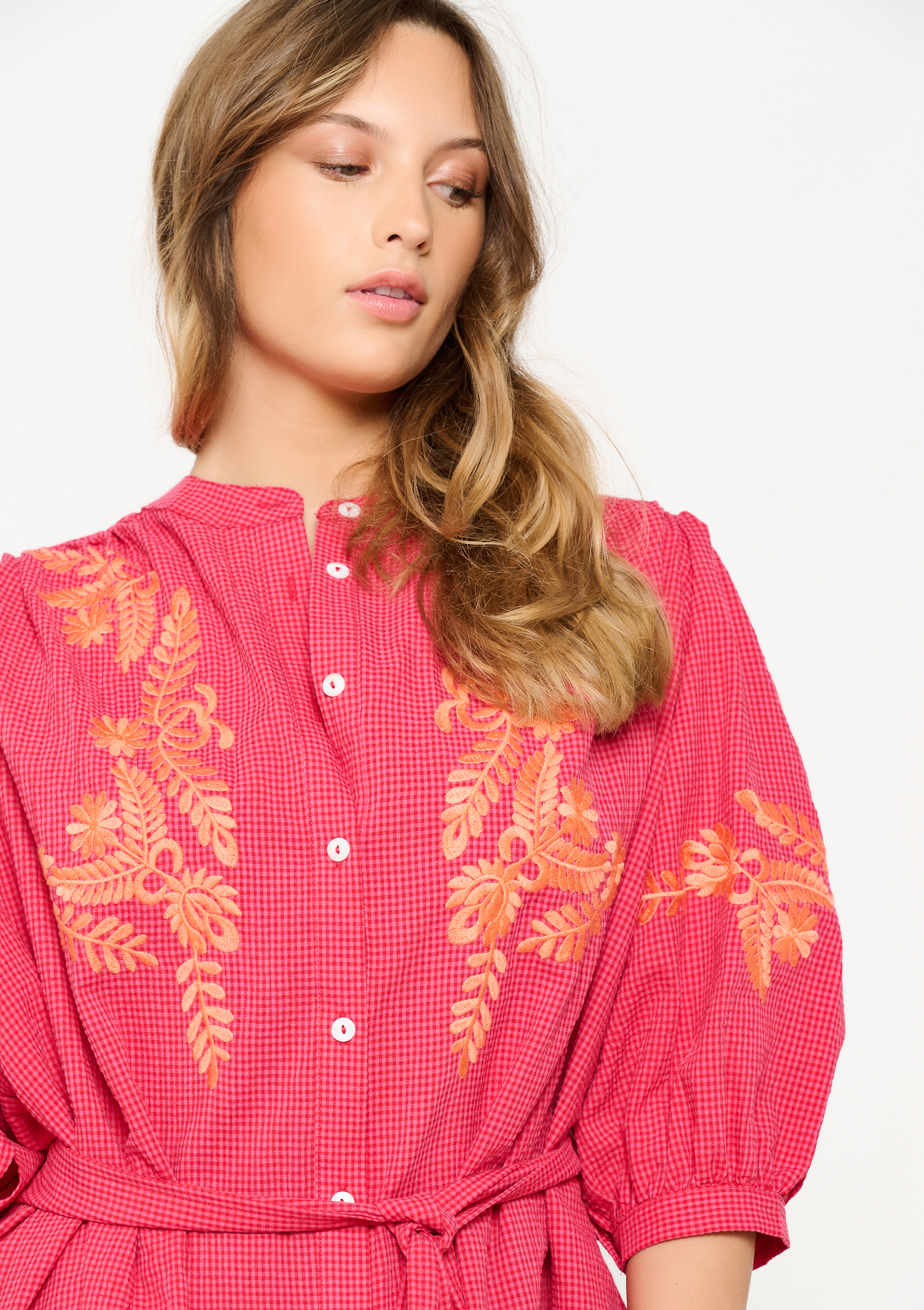 Robe oversize en vichy avec broderies, undefined - FUCHSIA - undefined